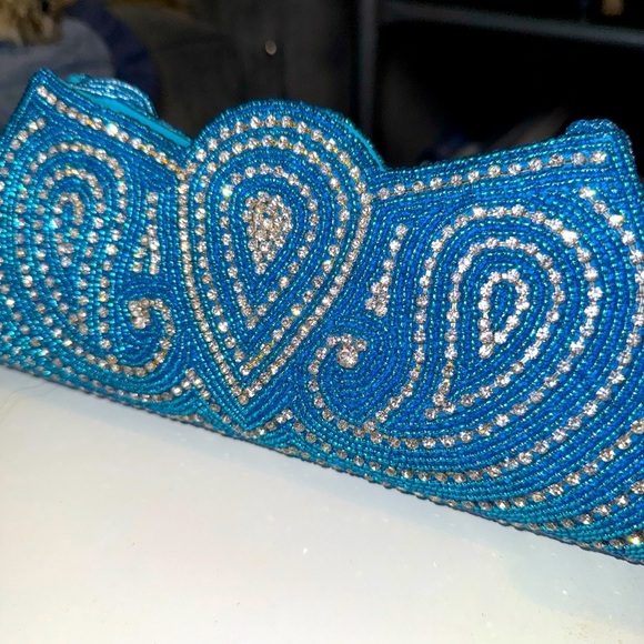GORGEOUS  turquoise beaded and rhinestone wave clutch SHOWSTOPPER!! - Picture 8 of 10